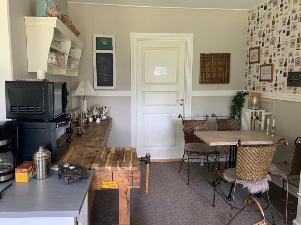 Den Gamle Apotekergaard Acomodação com café da manhã Hong Exterior foto